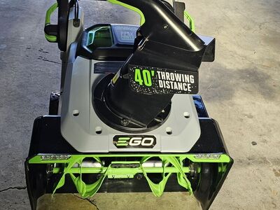 Ego Snow Blower W/2 5ah batteries & Charger