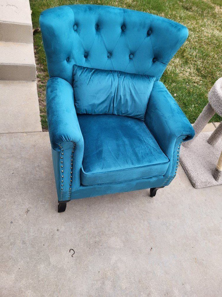 Mid -Century Accent Arm Chair w/Pillows