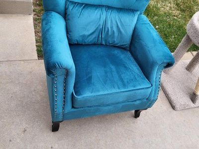 Mid -Century Accent Arm Chair w/Pillows