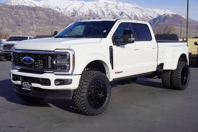 2025 Ford F-450 Super Duty Platinum
