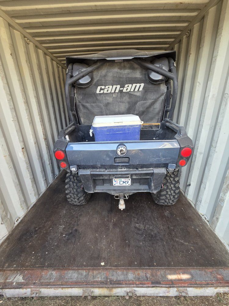 2019Can-Am Commander 1000 limited Side-by-Side UTV with Windshield, Light Bar street legal stereo  & 3802 Miles