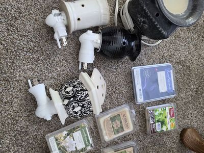 Scentsy Warmers Wax Melts & Plug-In Warmers Lot (5 Warmers, 7 Wax Packs)