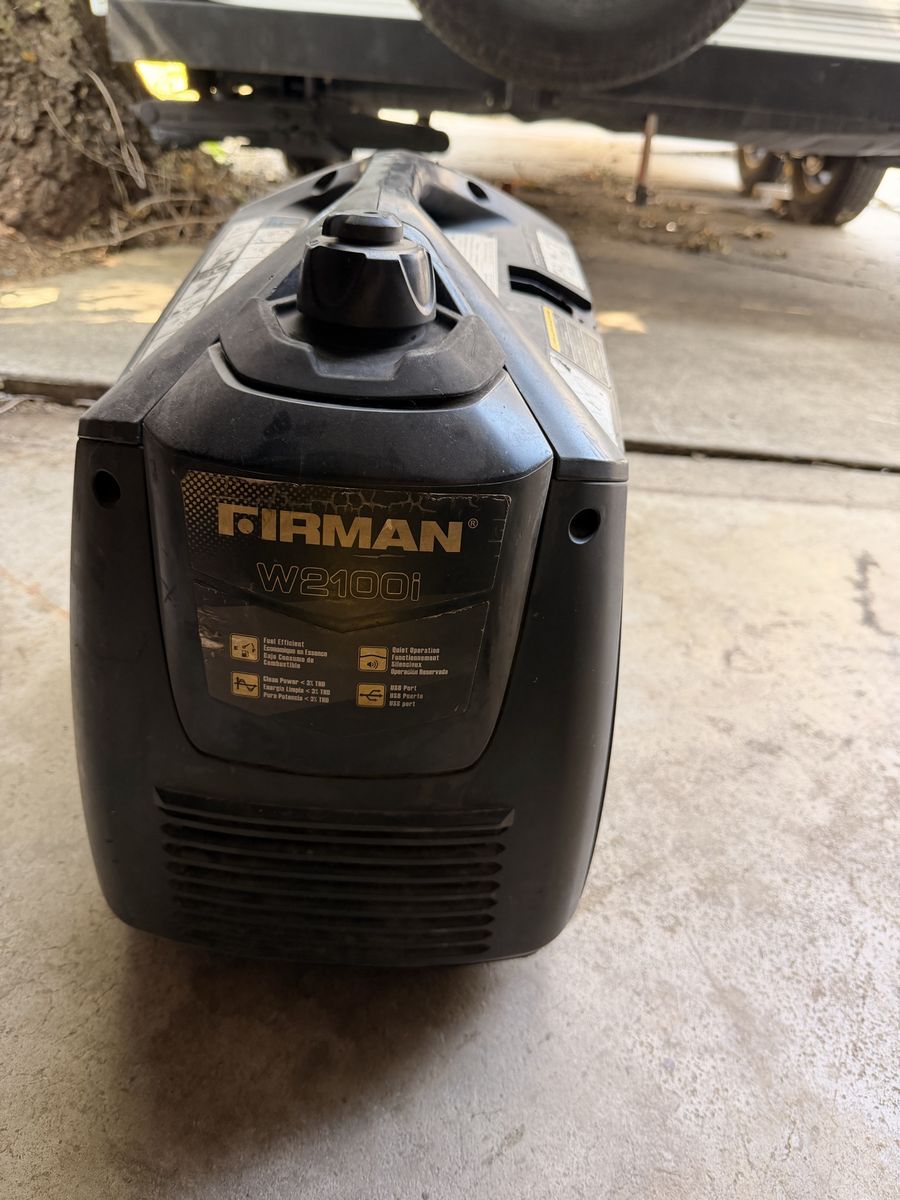Firman W2100i Portable Inverter Generator (2100 Starting / 1700 Running Watts)