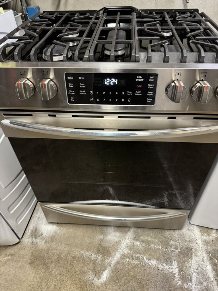 Fridgidaire slide In Gas Range