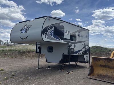 2021 Arctic fox 811 truck camper