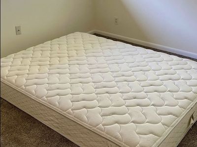 MOVING FRIDAY - $10 Serta Aberdeen Premium Sleeper Queen Mattress - Great Condition