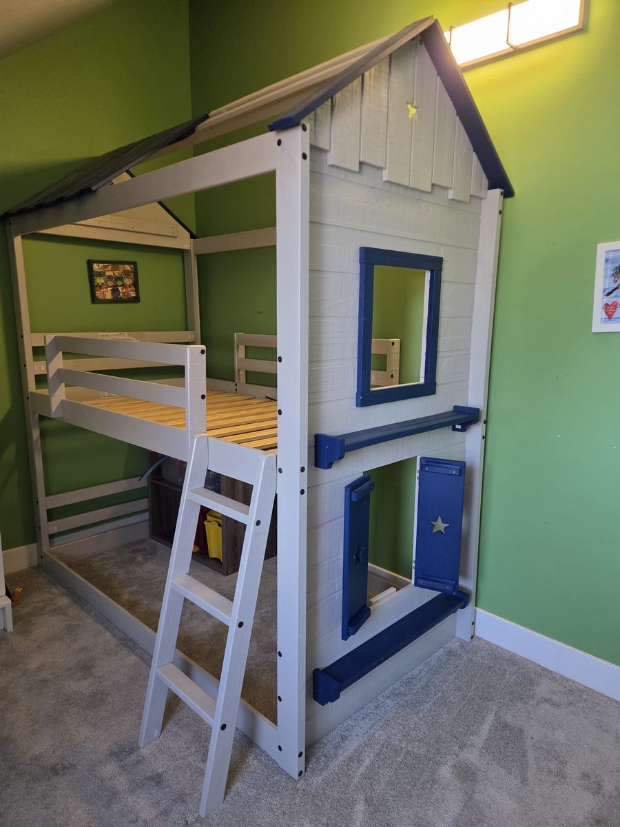 Cute House Bunkbed