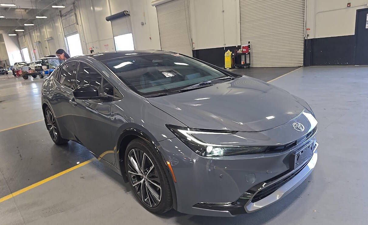 2025 Toyota Prius XLE