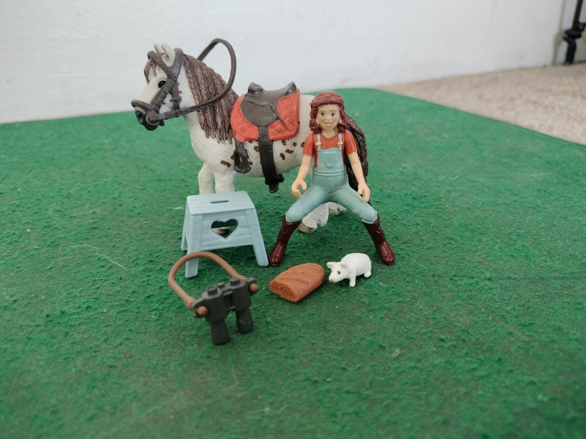 Schleich mia and sporty set