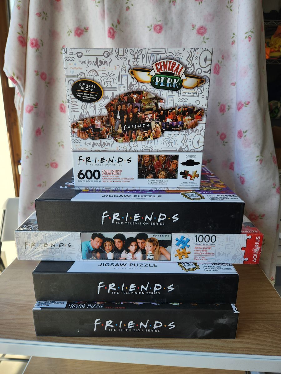 Friends TV Show Jigsaw Puzzles - qty 5
