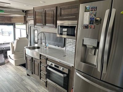 Motorhome- Excellent condition