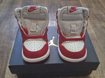 Jordan 1 Retro High OG - Varisty Red - Size 3c
