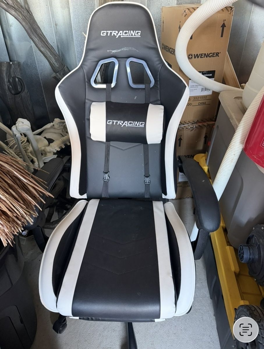 GTRACING Black & White Gaming Chair - Ergonomic Recliner with Lumbar Support