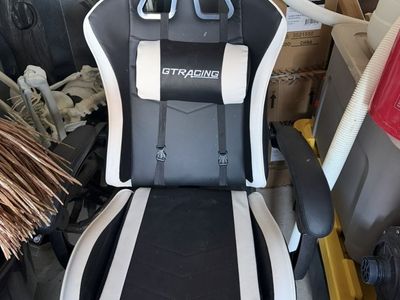 GTRACING Black & White Gaming Chair - Ergonomic Recliner with Lumbar Support
