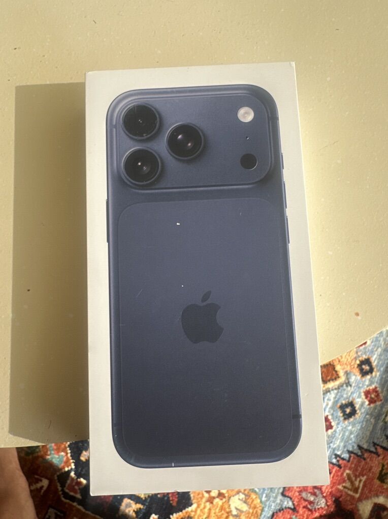 Unopened iPhone 17 Pro 256g (verizon)