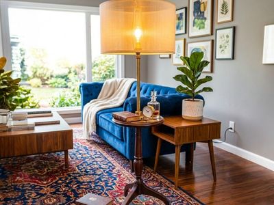 Stunning Vintage Floor Lamp with Table