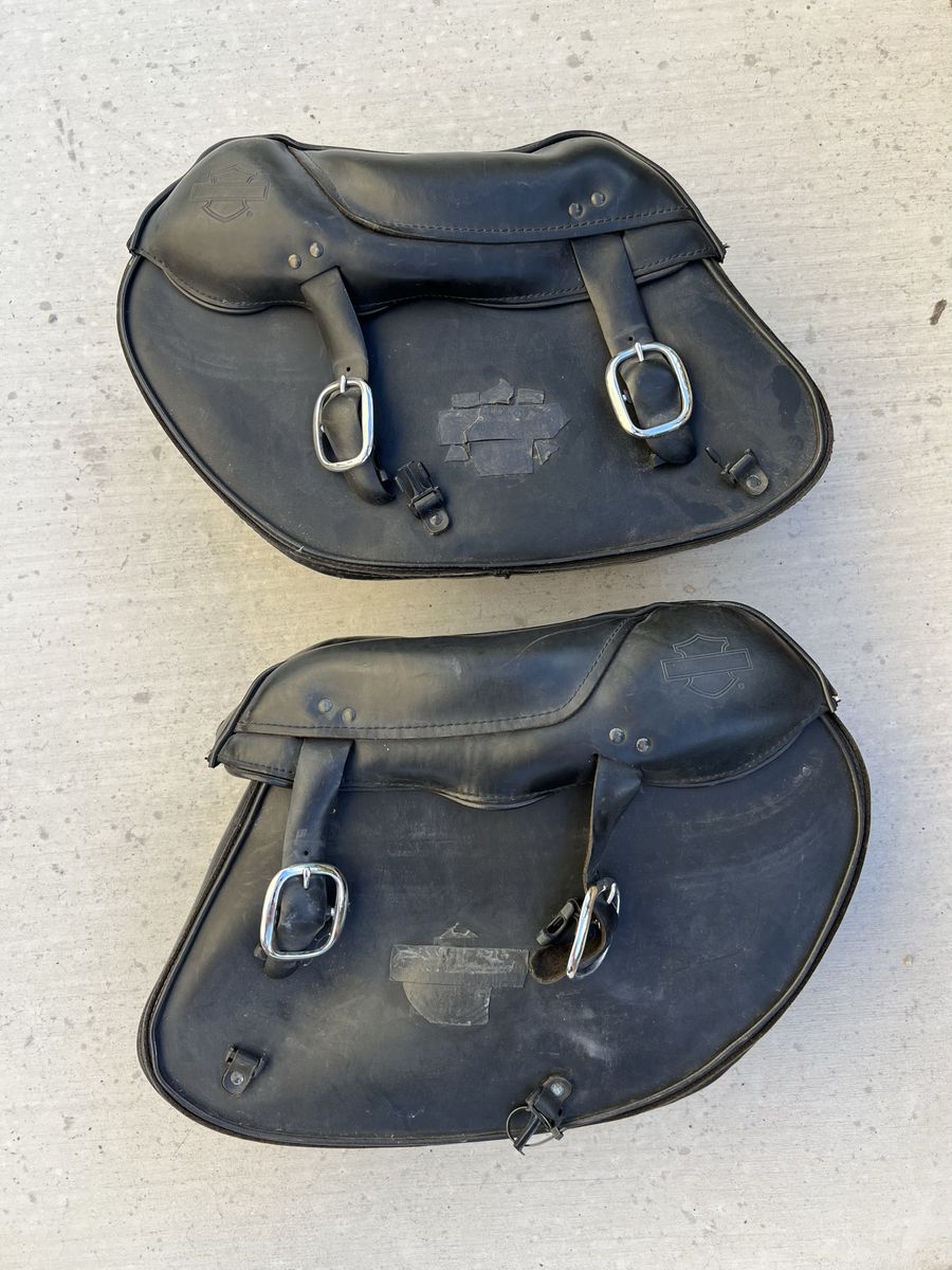 Harley Davidson Motorcycle Hard-Sided Leather Saddlebags Set