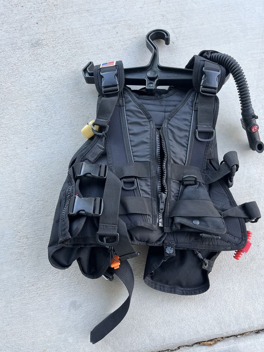 Zeagle Zena BCD scuba vest, with inflator, Hose & RE valve, very good condition, 