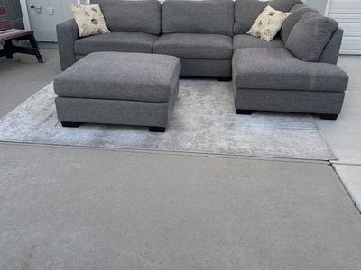 Light Gray Sectional Couch W/ Ottoman