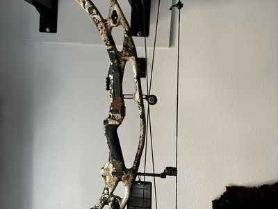 Hoyt REDWRX Carbon RX-9 Ultra Bow - Subalpine Camo - 60-70lbs