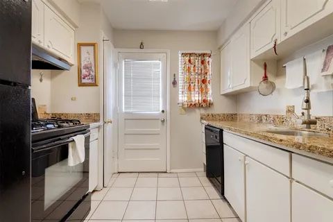 Main image 4