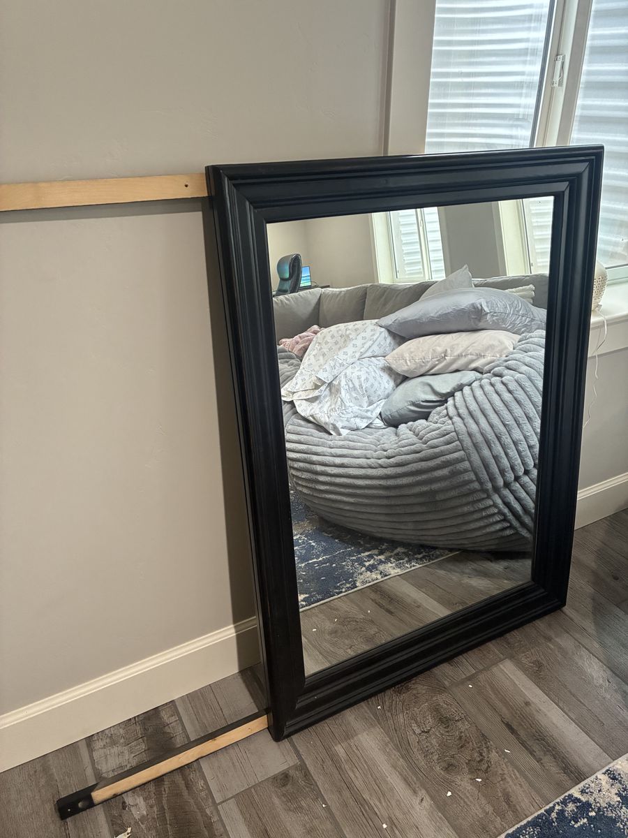 Mirror that attaches to a dresser