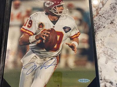 JOE MONTANA Autographed Signed 8 x 10 Upper deck