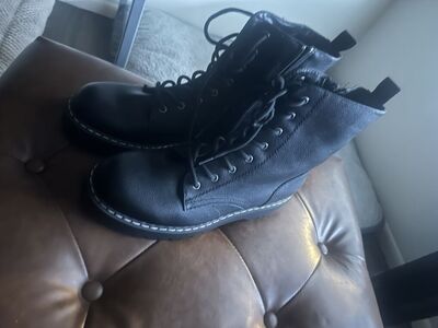 Black Boots
