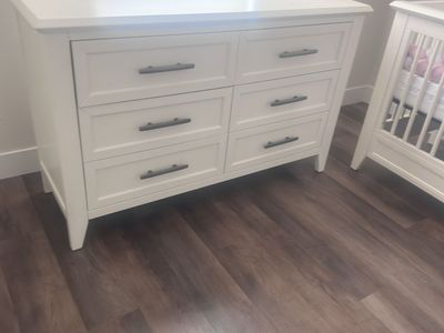 Million Dollar Baby Co. White Nursery Set: Convertible Crib & 6-Drawer Dresser - Excellent Condition