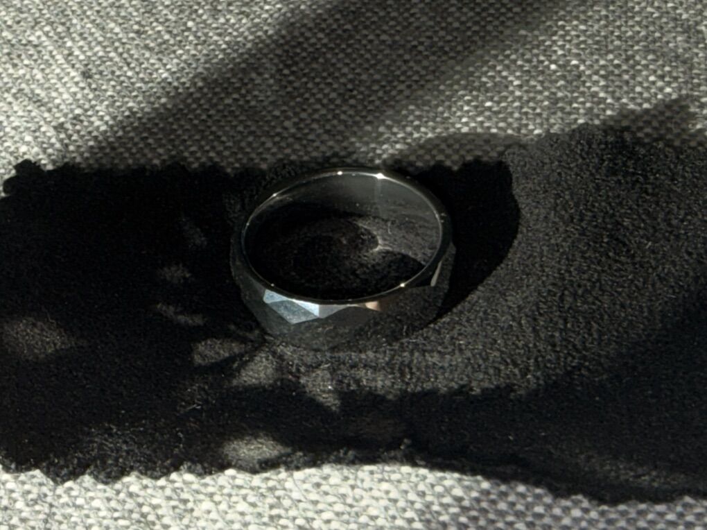 MENS TUNGSTEN RING SZ 7 TEXTURED DESIGN