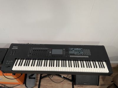 Roland FANTOM 8 keyboard 88 KEYS