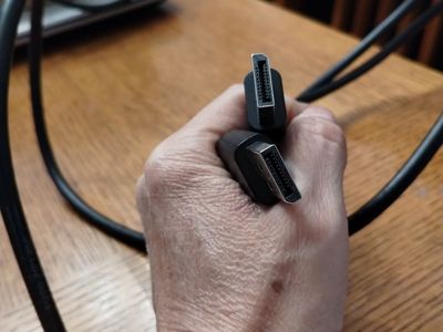 Display port - male to male cable