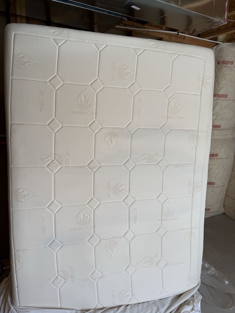 Health Care Queen Memory Foam Mattress & Box Spring - Excellent Condition, No Stains