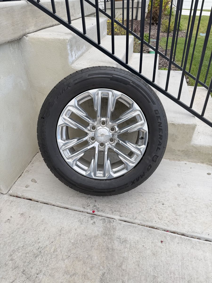 Chevy Silverado 1500 Tahoe Rims-Tires 275/55R20