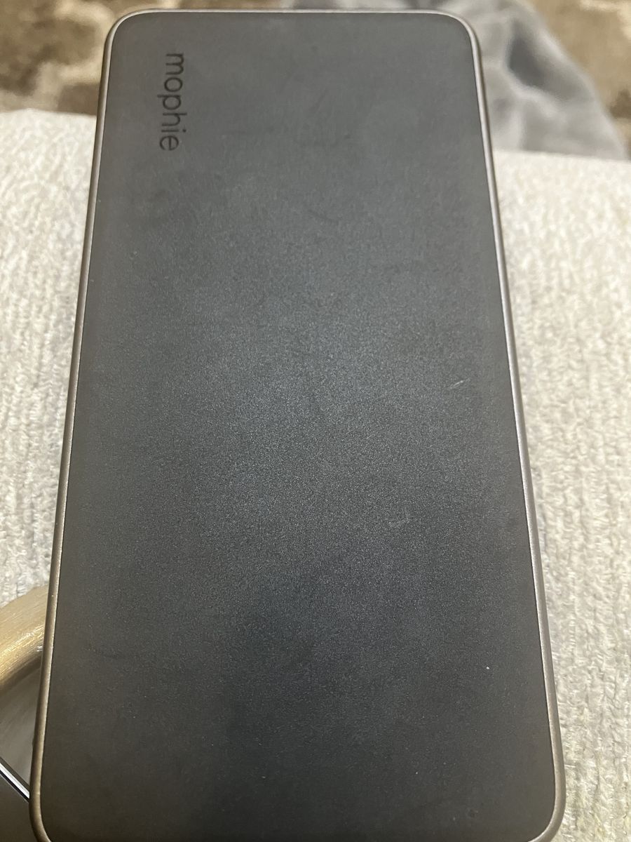 FOUND MOPHIE POWERBANK