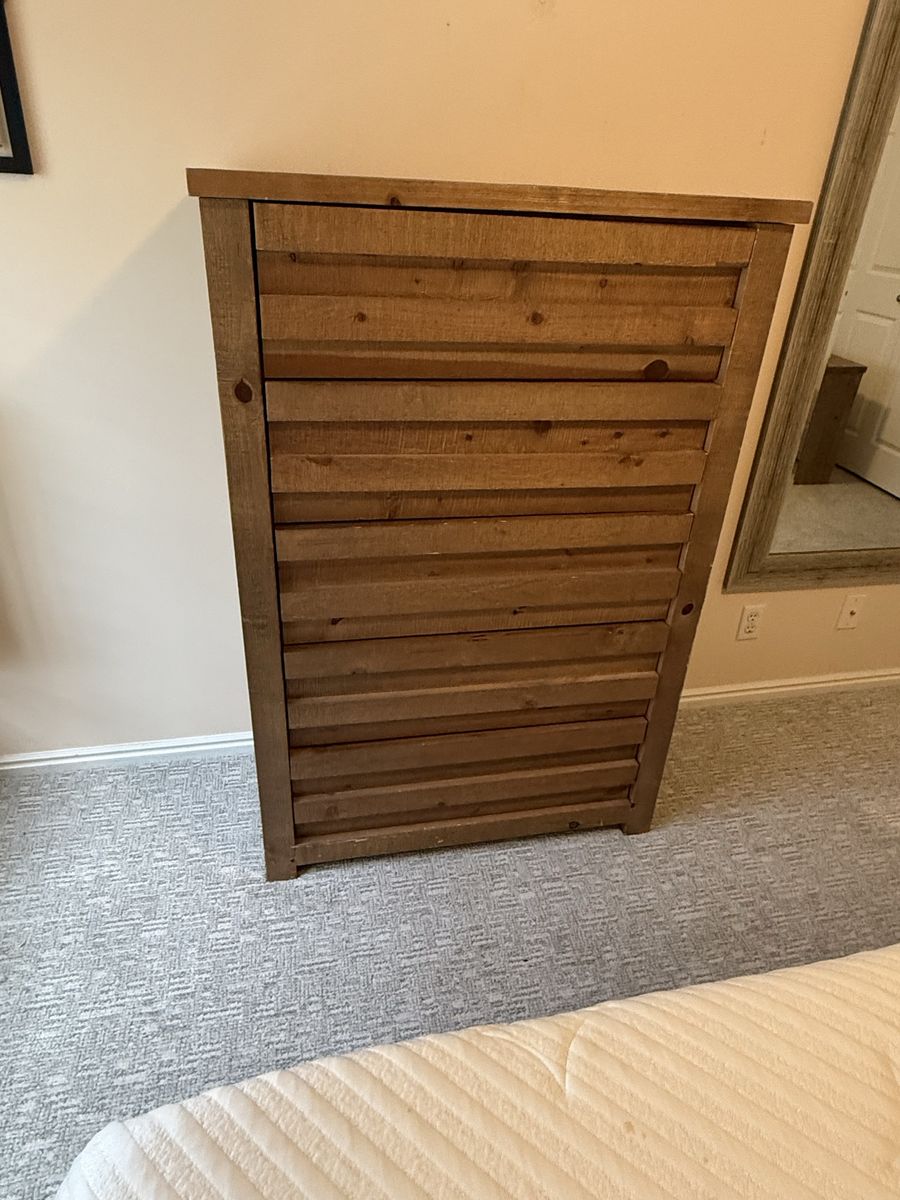 King Wood bedroom