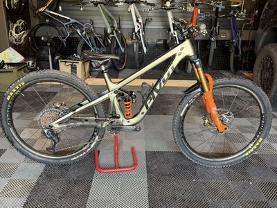 Pivot Firebird XX1 Axis w/coil