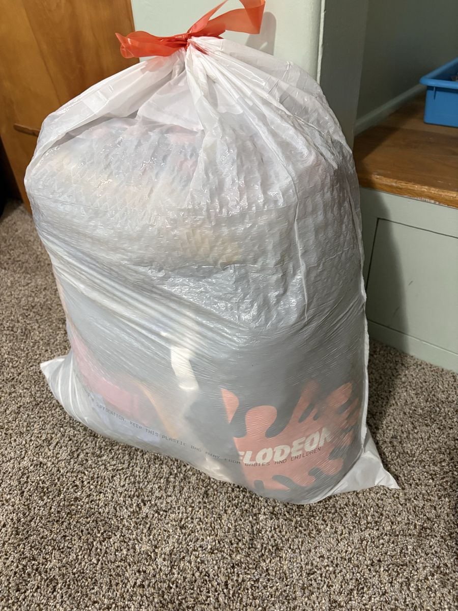 Boys XL / Men’s XS
