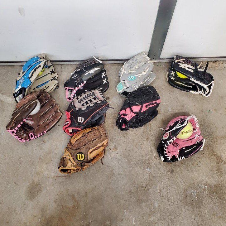 Fastpitch Softball Mitts