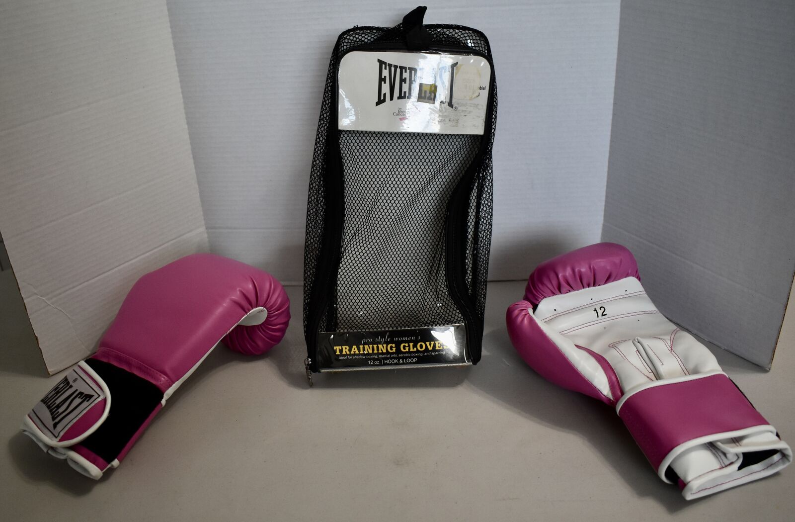 PINK ADULT SIZE EVERLAST BOXING GLOVES PRO STYLE WOMEN'S TRAINING GLOVES IN NEW CONDITION