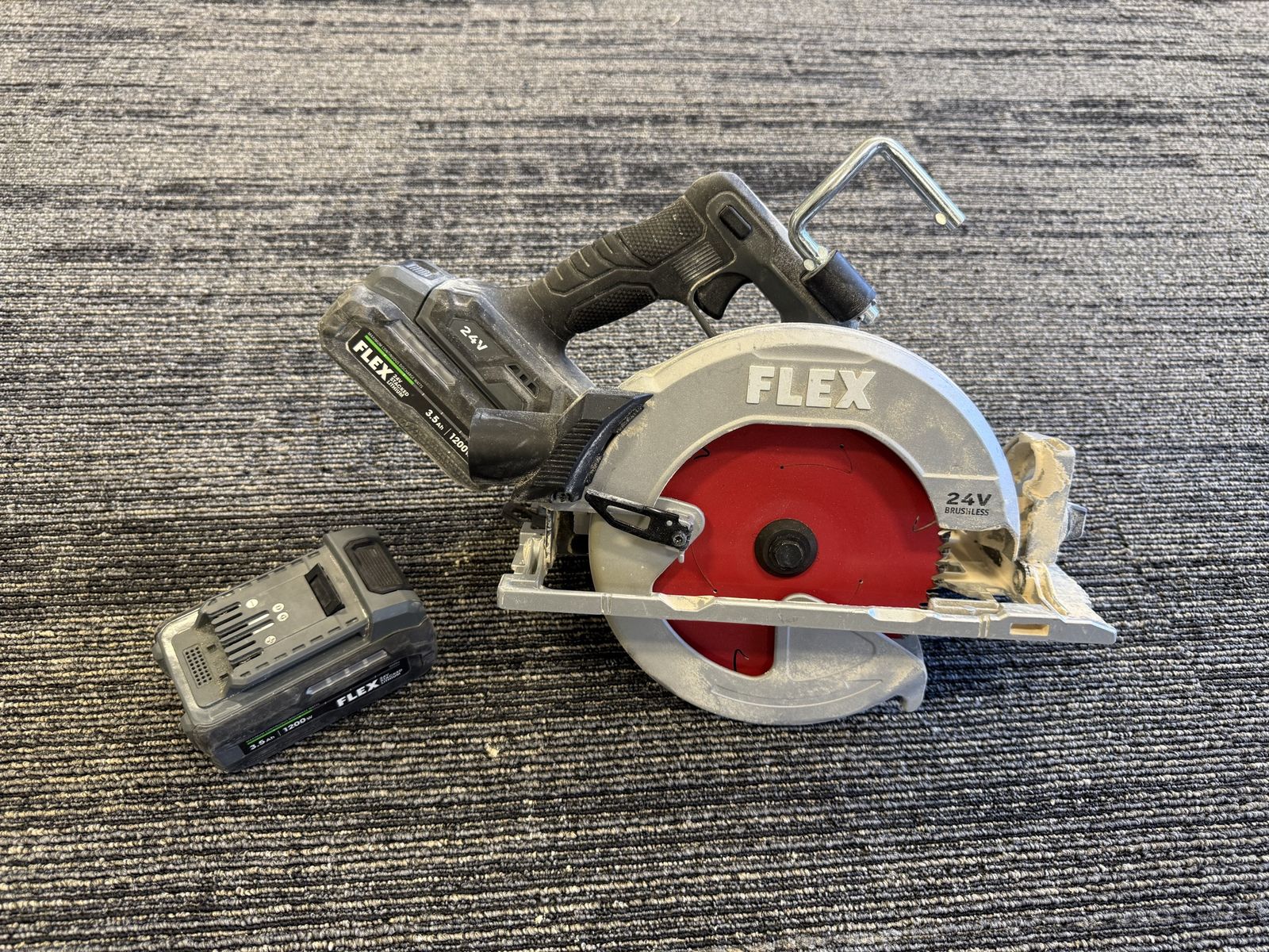 Flex Skillsaw w/ 2 batteries