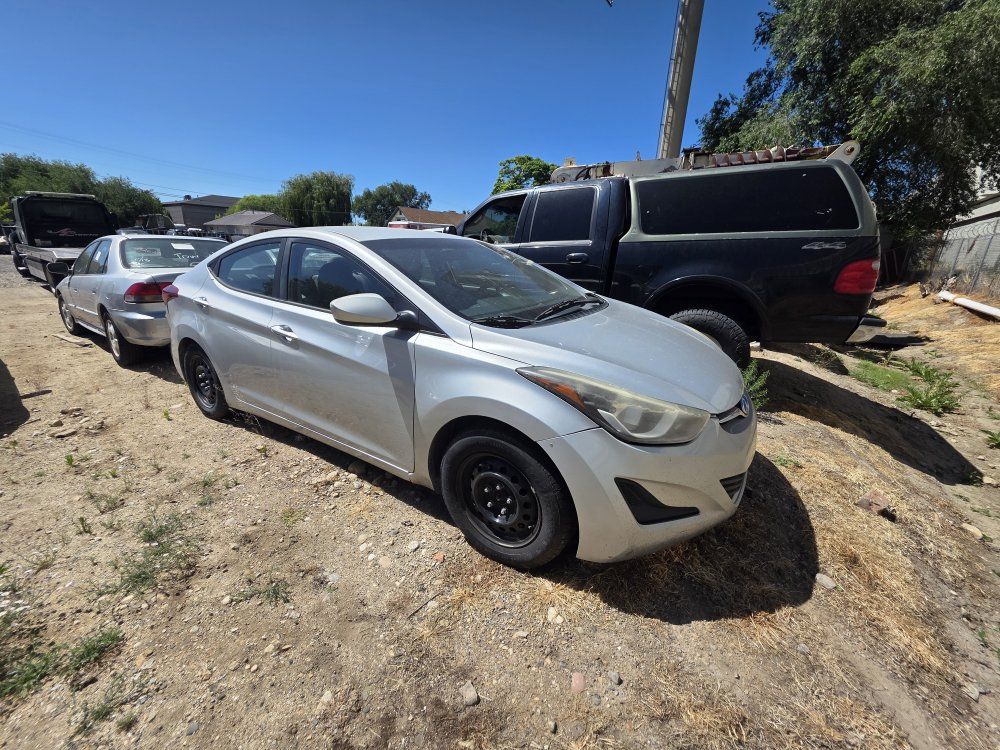 2016 Hyundai elantra clean title