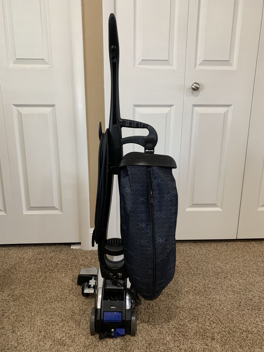 Kirby Avalir 2 Vacuum with attachments