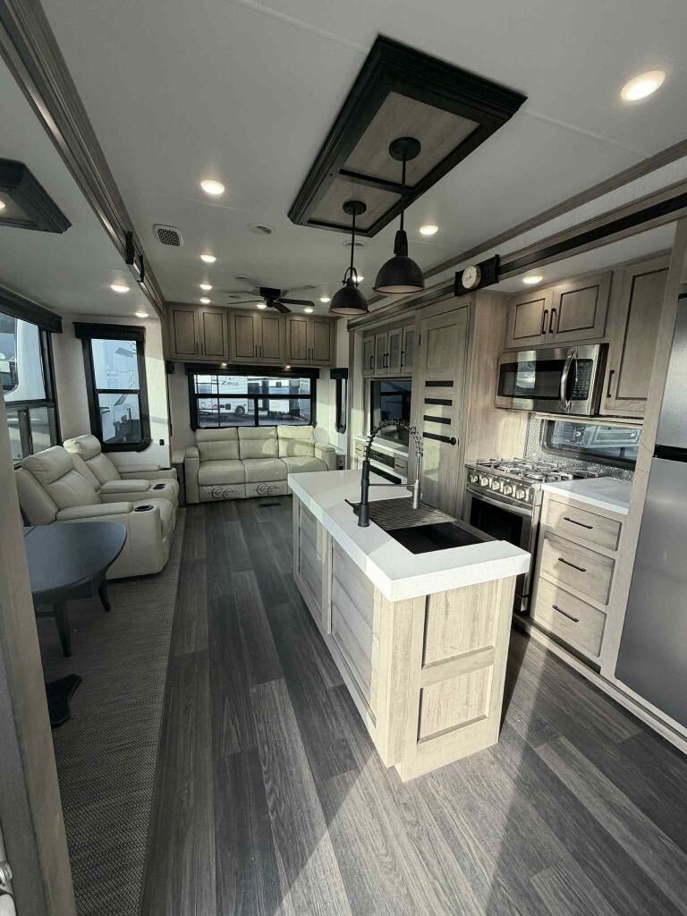 Used 2022 Heartland Big Country 3560 SS