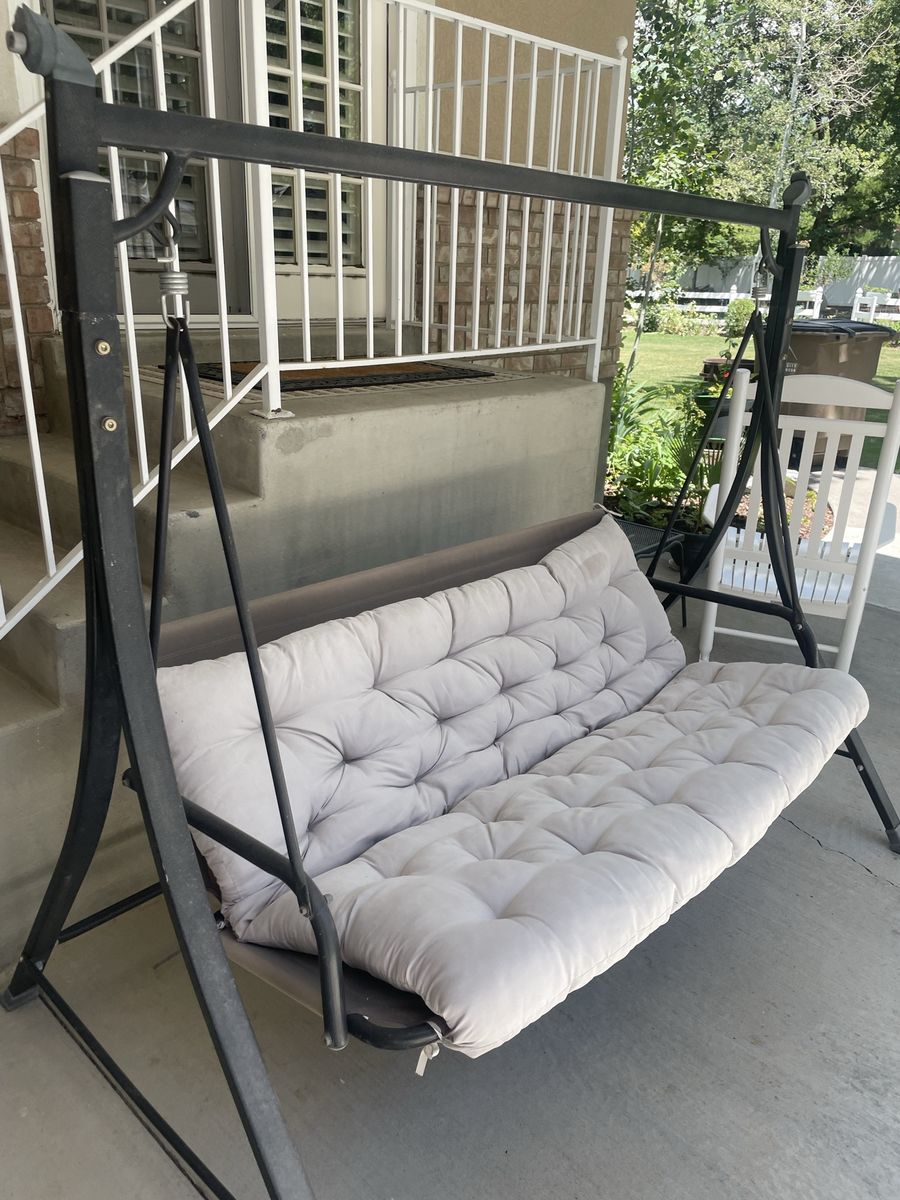 Patio swing