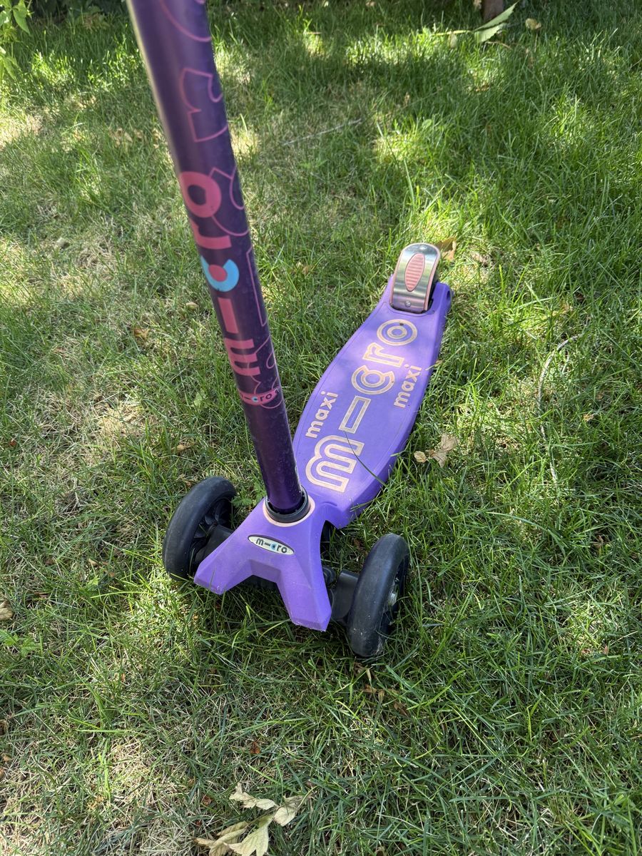 Micro Maxi Deluxe 3-Wheel Kick Scooter - Purple