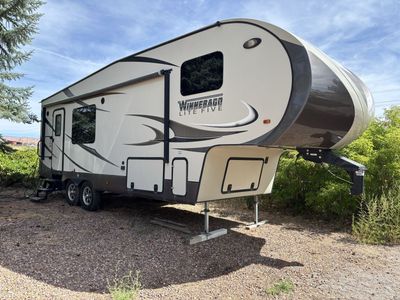 Winnebago 26 foot featherlight 2014