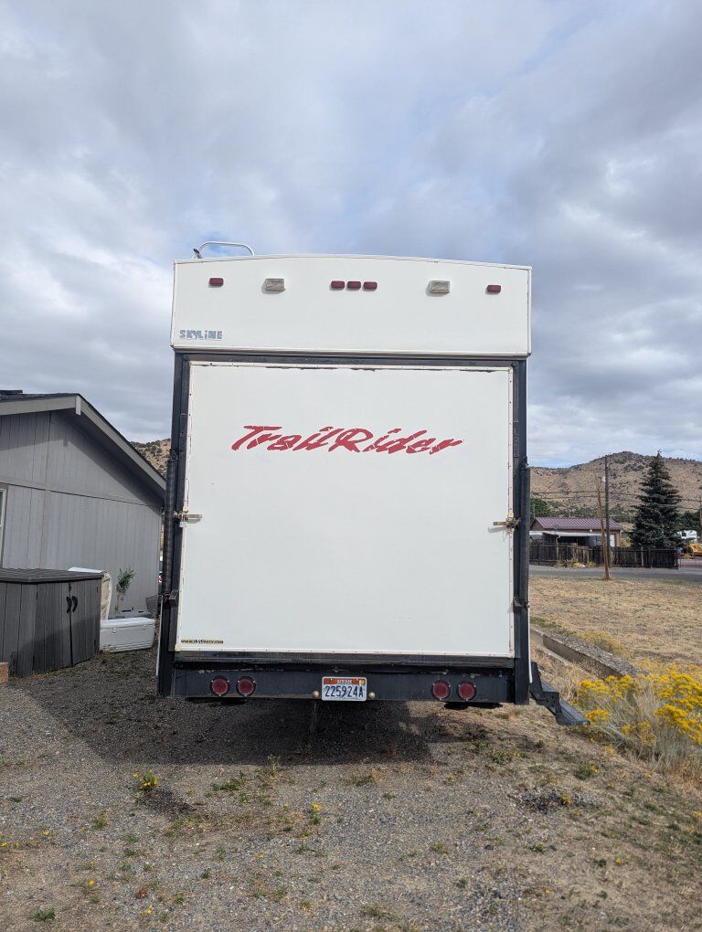 2008 40 foot toy hauler