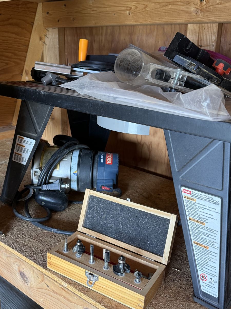 Router with Table, Bits