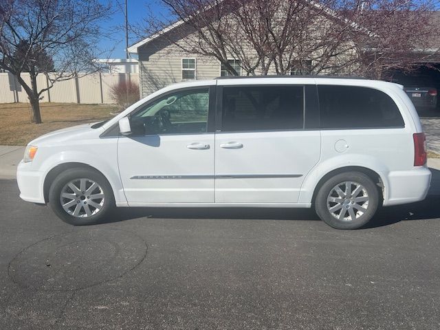 2014 Chrysler Town and Country Touring